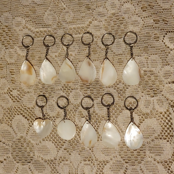 Shell Keychains - Picture 2 of 3